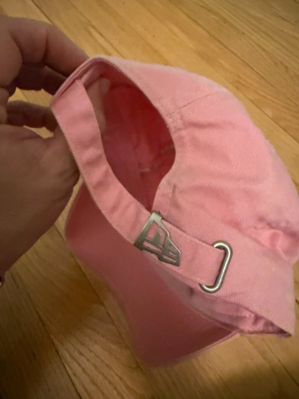 Women's Pink MLB New Era Baseball Hat – Adjustable – One Size - Picture 3 of 3